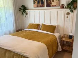 Luxury Magnolia Bungalow、ヘイスティングズのバンガロー