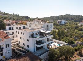Penthouse apartment ReNikS, hotel en Murter