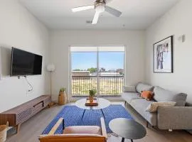Modern Nulu 2BR CozySuites 06