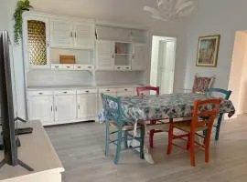 Villa Nara - Appartamento con giardino privato vicino alle Terme e a 10' dal Mare