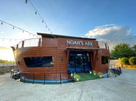 Noah's Ark Hotel powered by Cocotel, Hotel in Dauis