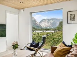 Jordeplegarden holiday home - Part of a farm - Two buildings - Close to Flåm