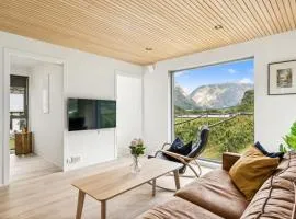 Jordeplegarden holiday home - Part of a farm - Two buildings - Close to Flåm