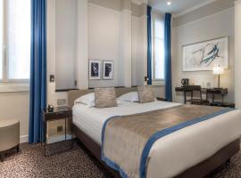 Hôtel Du Bois Champs-Elysées, hotel v Paříži