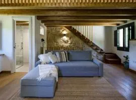 Hermoso molino restaurado a pie del río en Vigo