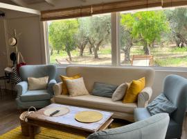 Glykoriza Cottage, khách sạn ở Longá