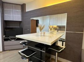 Luxury Suites 118 Island Plaza, hotel in Tanjong Tokong