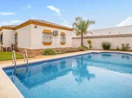 Lovely Home In Chiclana De La Fronter
