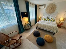 CASSIS LOVERS AND BABY Option Parking