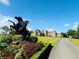 Sneaton Castle