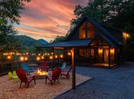 The Remedy at Blue Ridge - mountain view cabin with hot tub and two fire pits, hotel v destinaci Cherry Log