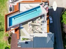 Al Plan, A mountain moving hotel