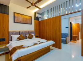 Hotel Blooming Soul، فندق في كولهابور