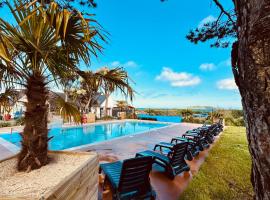 Seasonova Camping Les 7 iles, hotel v destinaci Trélévern