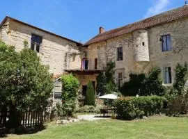 Château de Saint-Chamarand - Gîtes - Chambres & Table d'hôtes