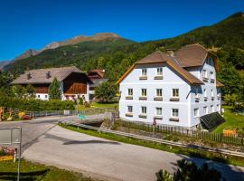 Apartment Schlickenhof, hotel i Hintergöriach