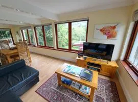 Loch Ness Balcony Apartment