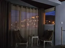 Με θέα το Κάστρο