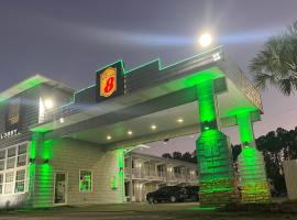 Super 8 By Wyndham Kingsland I-95 Naval Base Area, hotel in Kingsland