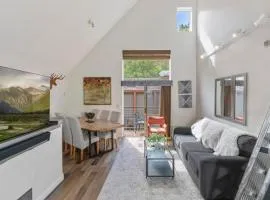 Luxury Condo - Open for Bluegrass