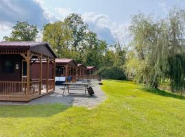 Cozy Cabin3 Within Campground, hotel in Mifflinburg