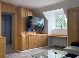 ROYAL RACiNG SUiTE
