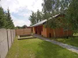 domek nad jeziorem