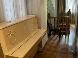 Mtatsminda Apartments 1