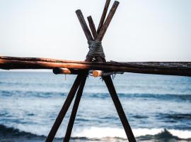 RUSTICO LOUNGE-Tipi With AC in front of the beach, Hotel in San José del Cabo