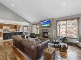 Heber Hideaway Exquisite Home with Hot Tub