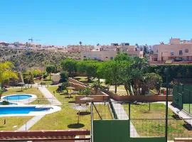 Celestina Apartment, piscinas, Parking gratis, a 5 min de Torre del Mar