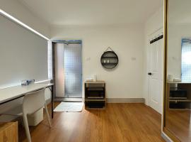 Montrose Double Bed Room close to City, hotel in Rosetta