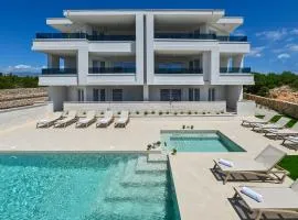 Pool apartments Lux