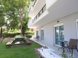 Amadeo Apartments, hotel di Hanioti