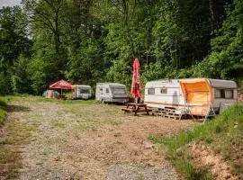 Karavan 3 v areálu Koupaliště Bystré v Orlických horách