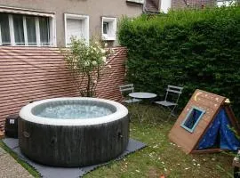 Spa , jardin 250m2 et appartement cosy de 60 m2 au centre