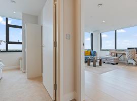 Unbookable Property, hotel in Sunbury Common