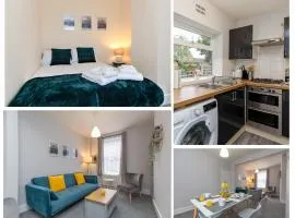 Comfortable 2BR house 4 beds Town Train Parking
