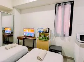 Modern Studio (No Kitchen) at Bandaraya - Tallasa City Makassar Apartment By Travelio