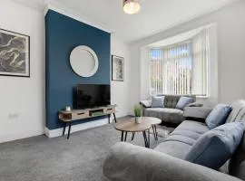 NEW! 3 Bedroom Home in Sunderland by Stay With Us, Perfect for Families & Contractors, FREE WiFi!!