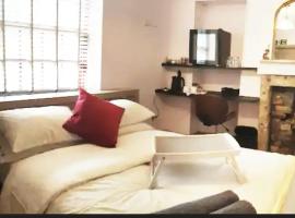 Turner - Turnbridge Guest House, ξενοδοχείο σε Μπέρνλεϊ