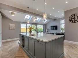 Oakview Holiday Home