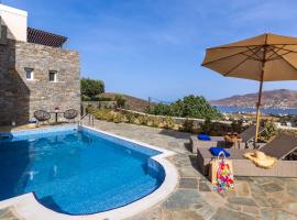 Stelios-Korina Villa with Pool and Stunning View in Syros Posidonia, ξενοδοχείο στην Ποσειδωνία