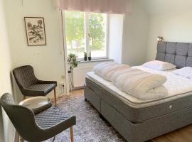 Hangvar Skola, Mattesalen, hotel v destinaci Lärbro