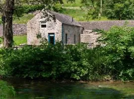 Dipper Cottage Upperdale Peak District