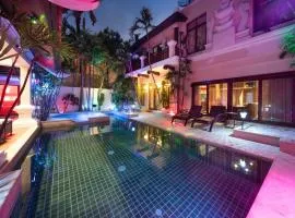 Pattaya Luxurious Gentlemans Club Pool Villa