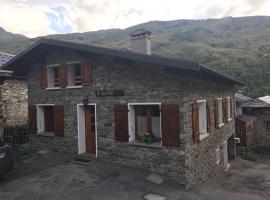 La faucille – hotel w mieście Praranger