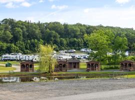 Cozy Cabin Within Campground, Hotel in Mifflinburg