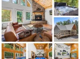 H5042 New Listing 3200 sqft CABIN with Game Room and Fire Pit and 3 Kings bed and Hot Tub