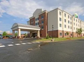 Holiday Inn Express & Suites Charlotte North by IHG